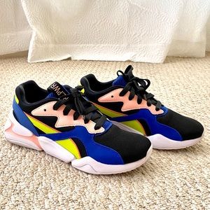 Puma Black Surf The Web Sneakers.. Size 7.5